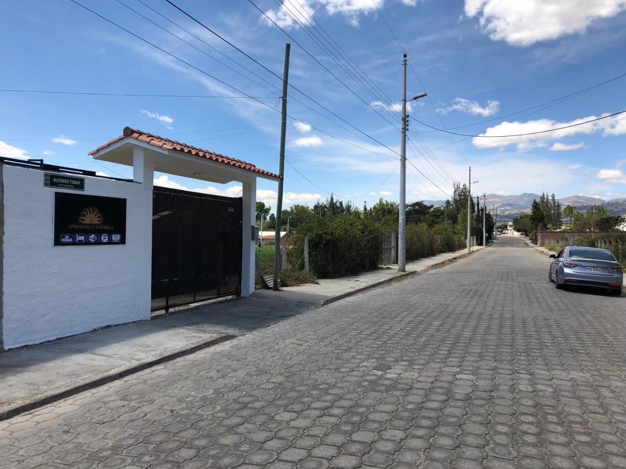 Hotel Springhills Quito Airport Tababela Zewnętrze zdjęcie